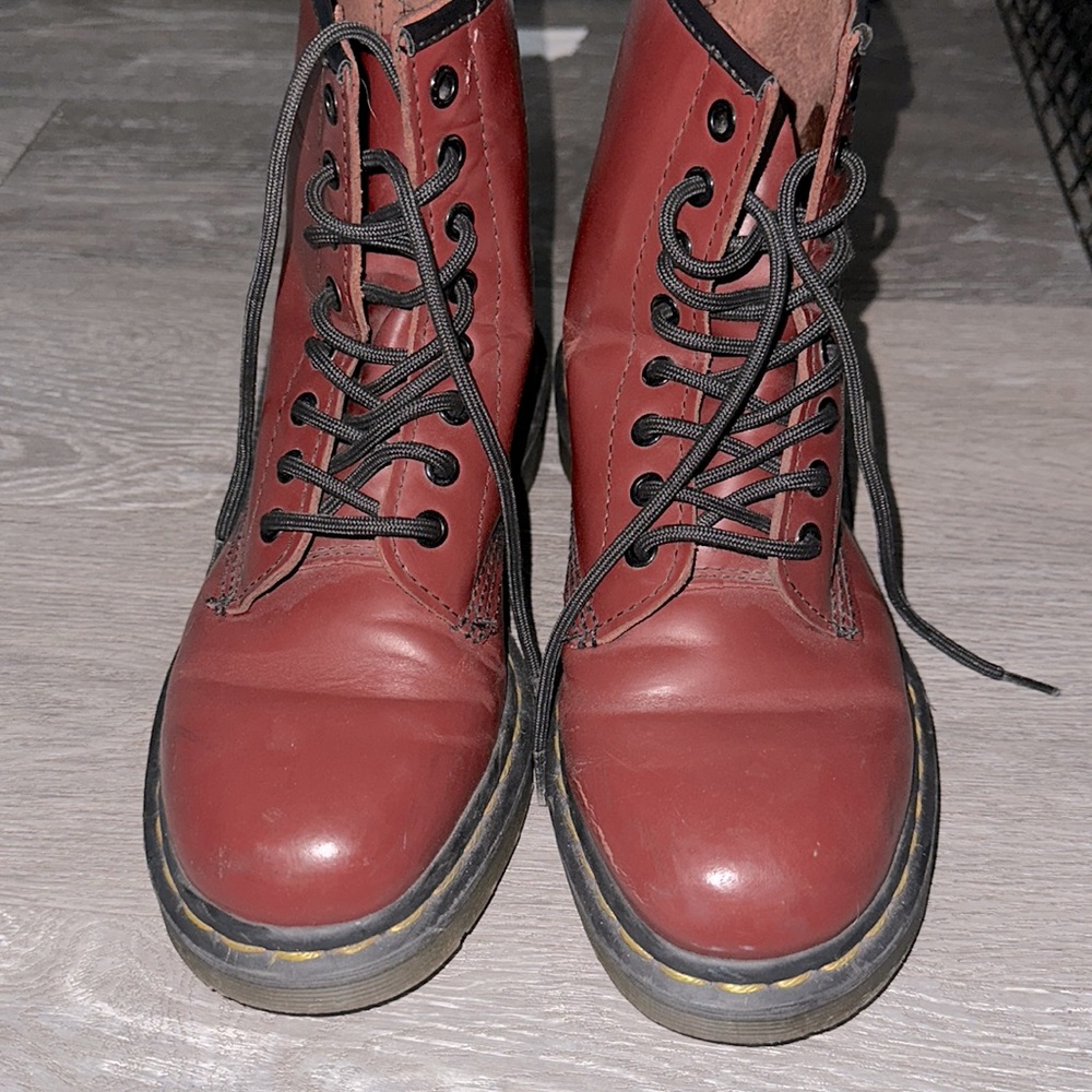 Dr. Martens 1460 lace up boots unisex